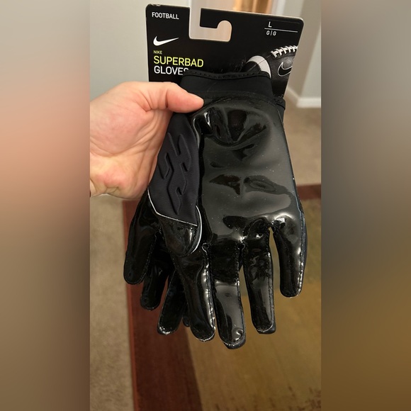 NWT Nike football gloves - Picture 4 of 4